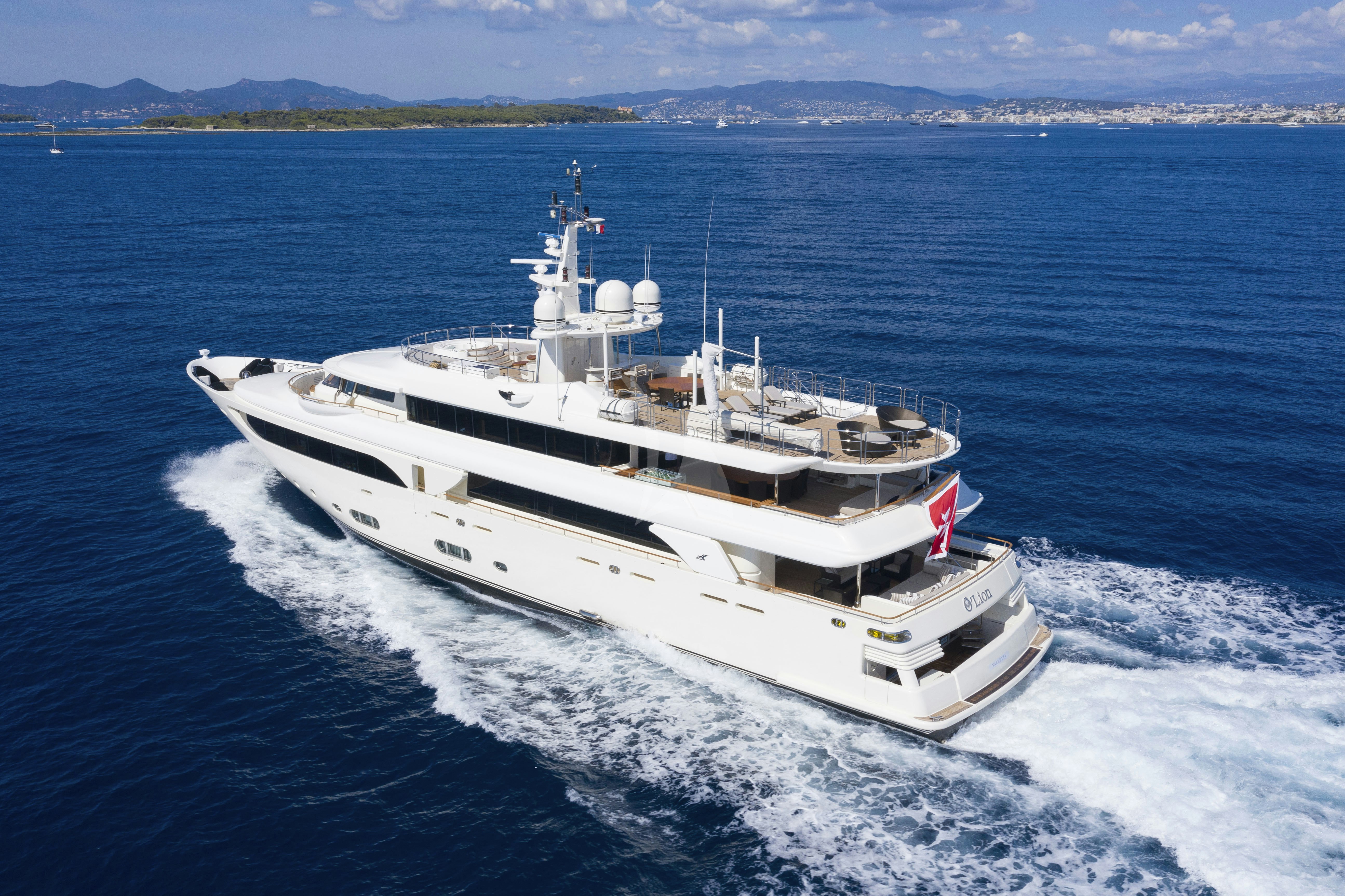 O'LION yacht charter 2
