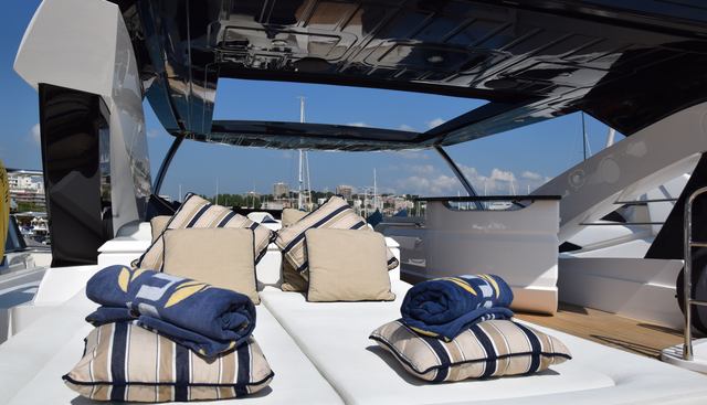 RAY 3 yacht charter 5