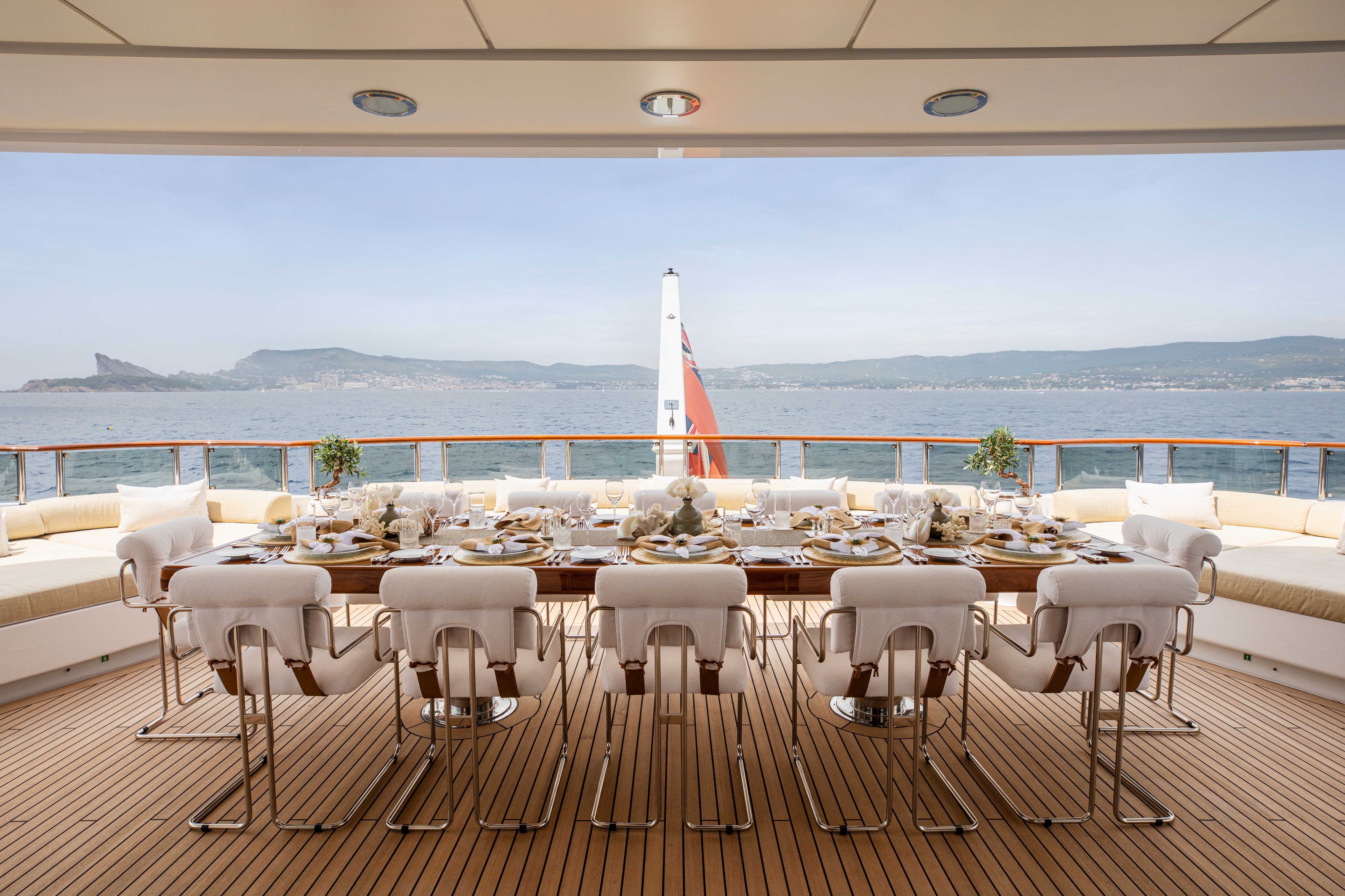 TREEHOUSE yacht charter 2