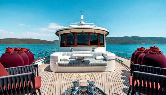 DILNISIN yacht charter 3