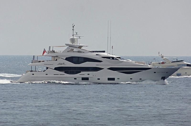 NO.9 yacht charter 2