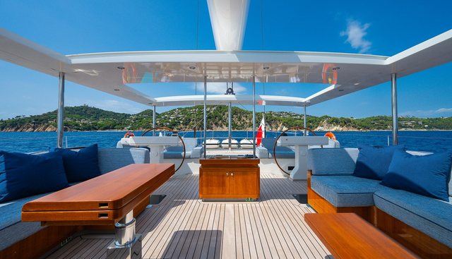 IL MIO CANTO LIBERO yacht charter 3