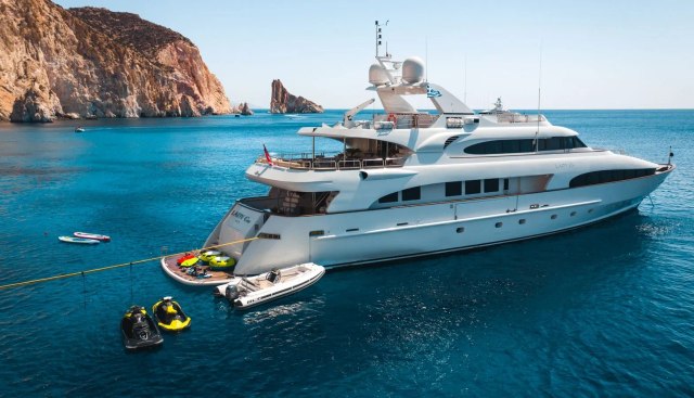 LADY G II yacht charter 5