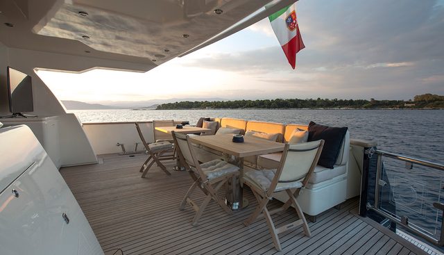 CAPPUCCINO yacht charter 5
