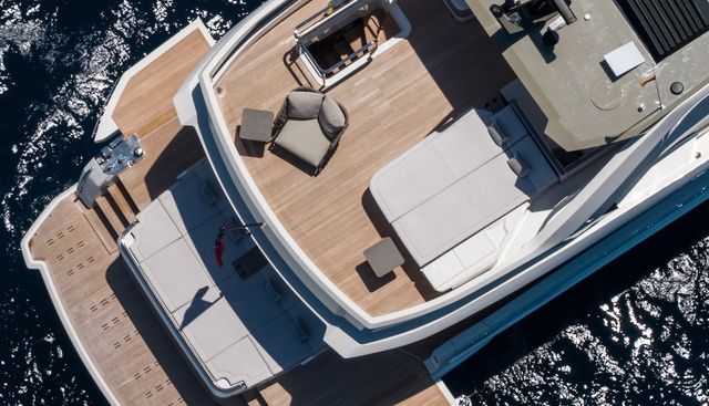 KNEAD IT yacht charter 5