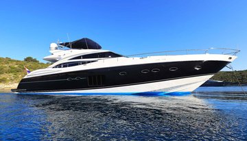 CHILLS yacht charter 5
