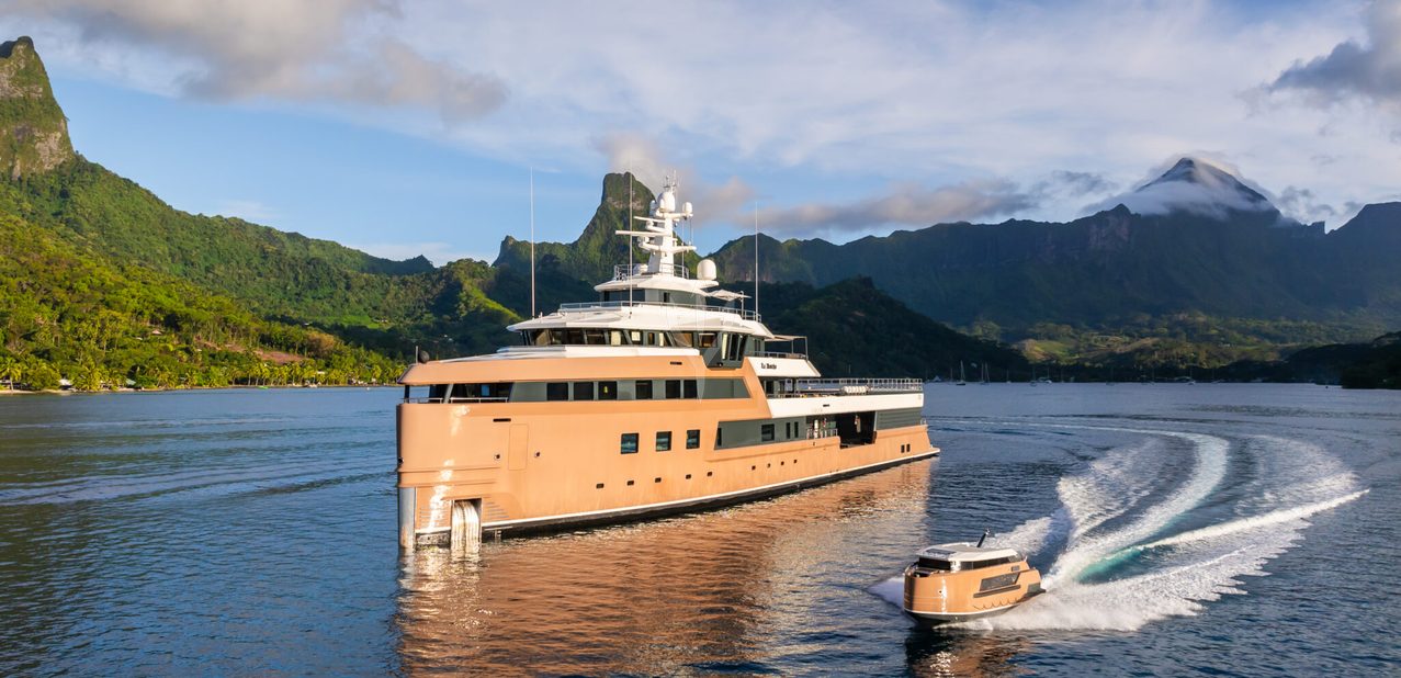 LA DATCHA YACHT CHARTER yacht charter