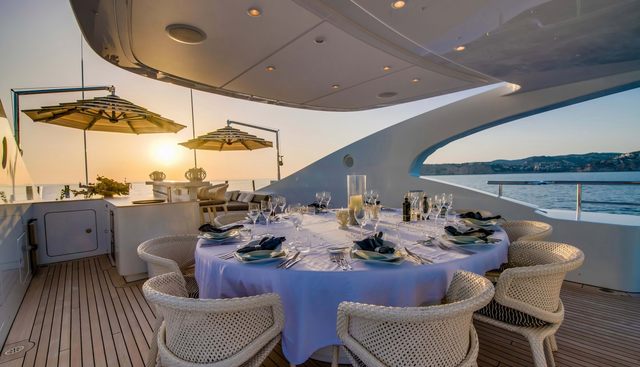 AZIZA yacht charter 4
