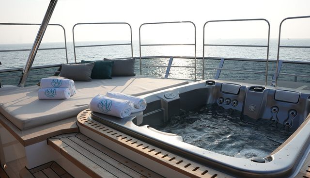 GEULUNEL yacht charter 3