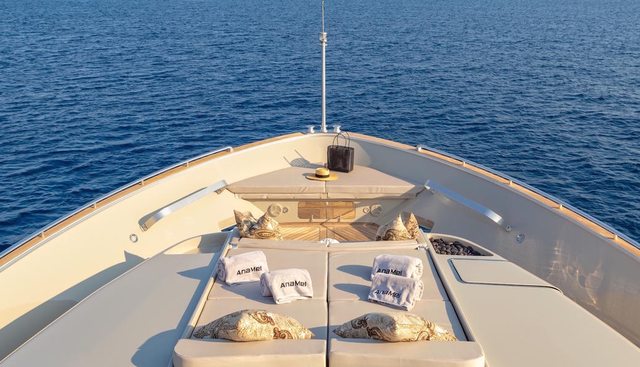HAMMERHEAD yacht charter 4
