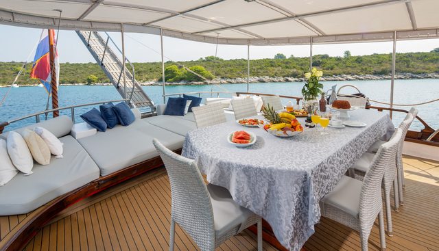 BONAVENTURA yacht charter 4