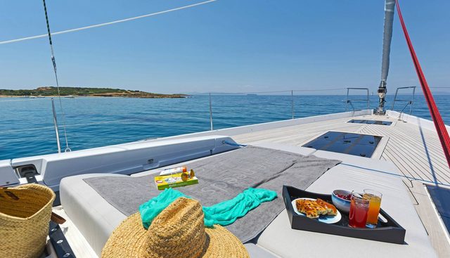 ALIZEE yacht charter 3