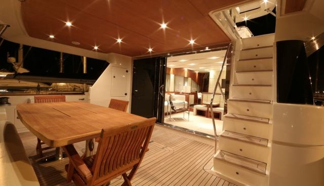 QUESTA È VITA yacht charter 5