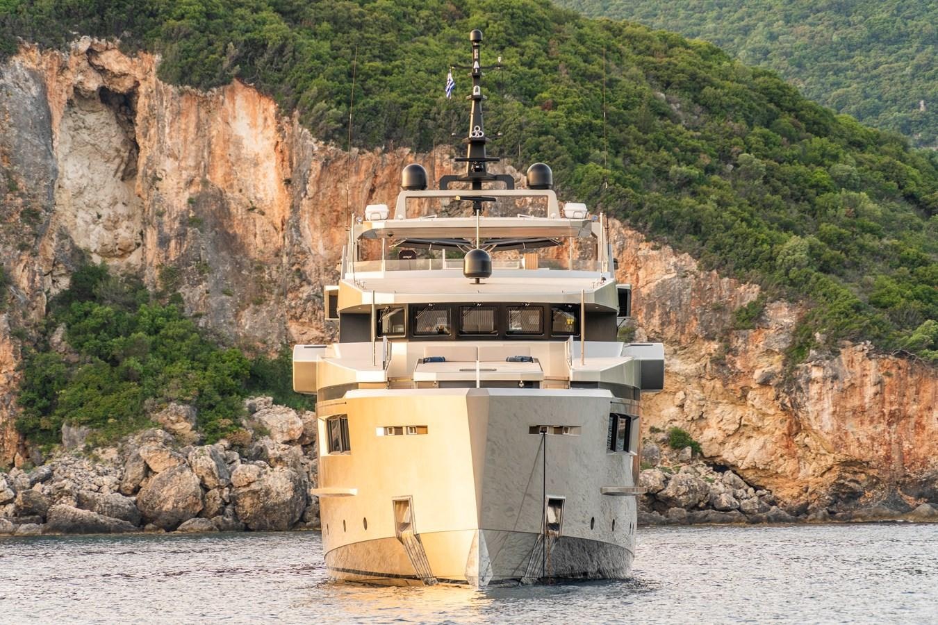 MAVERICK yacht charter 3