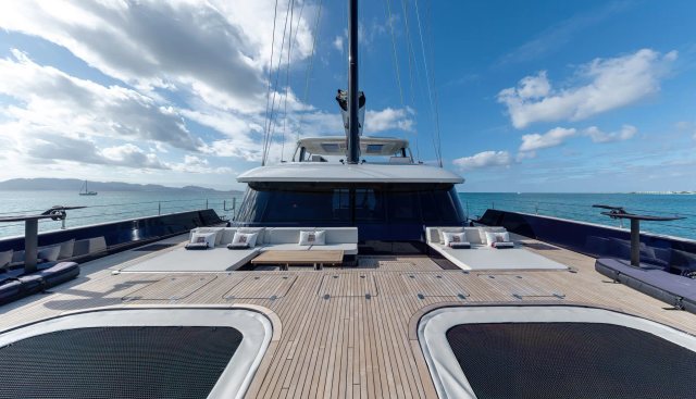 BELLDIA yacht charter 3
