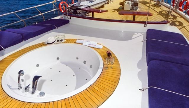 PERLA DEL MAR II yacht charter 4