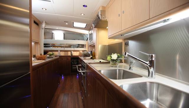 RAVEN yacht charter 4