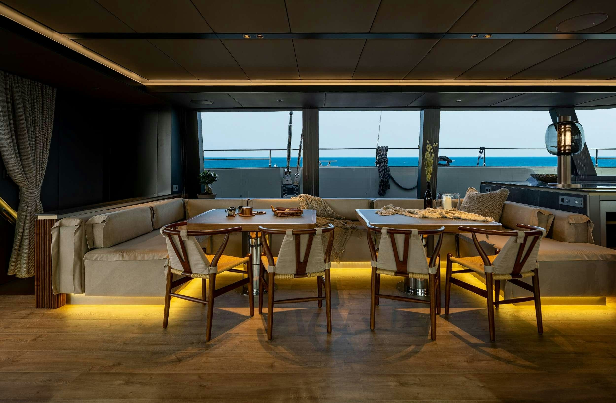 VIVA LA VIDA yacht charter 4