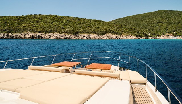 MADRA II yacht charter 2