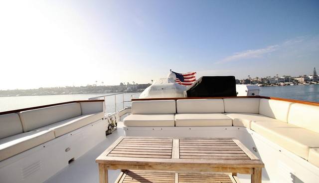 REFLECTIONS yacht charter 4