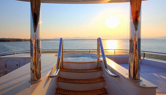 SHU U RITE yacht charter 4