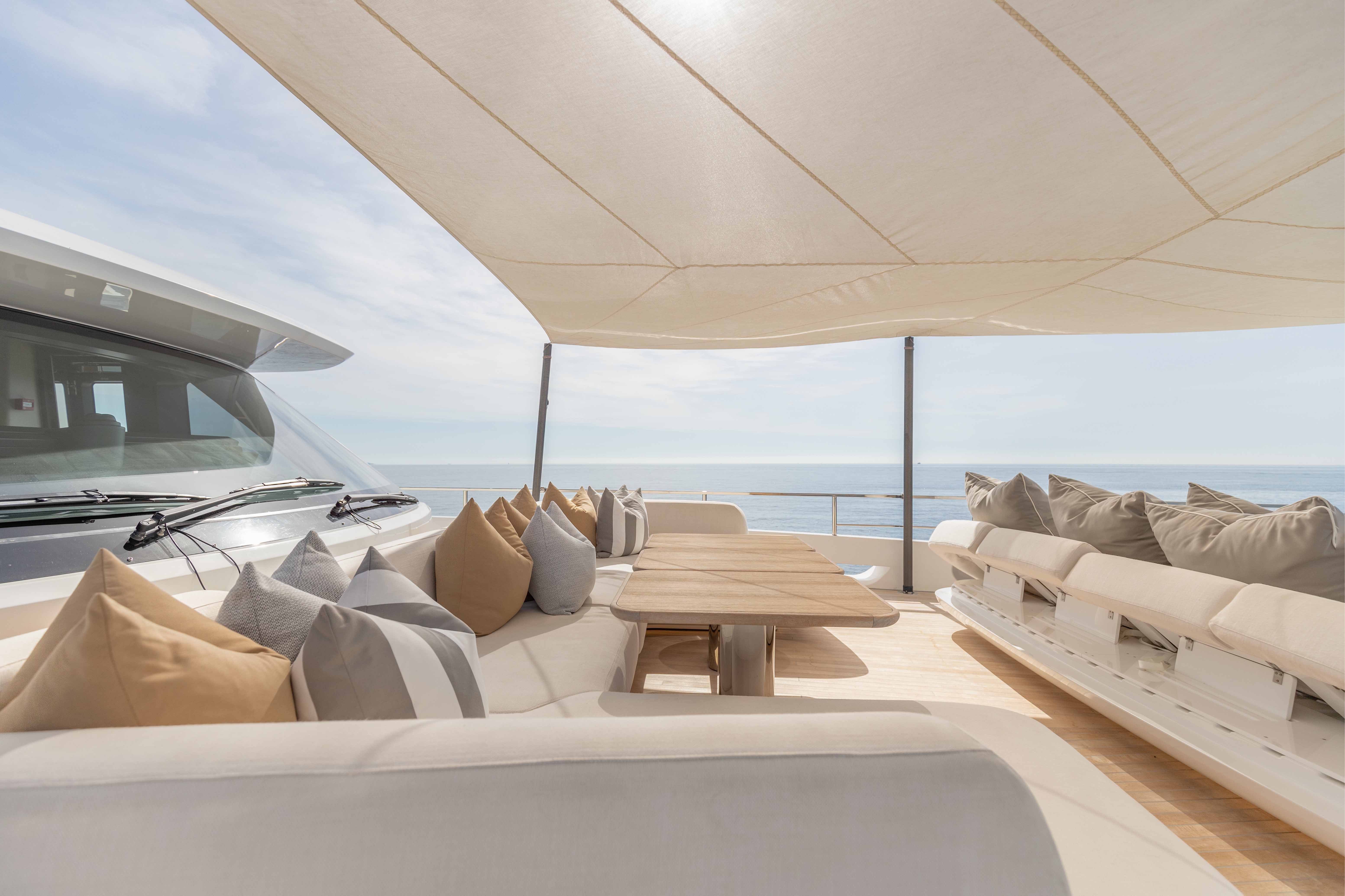 'H yacht charter 4