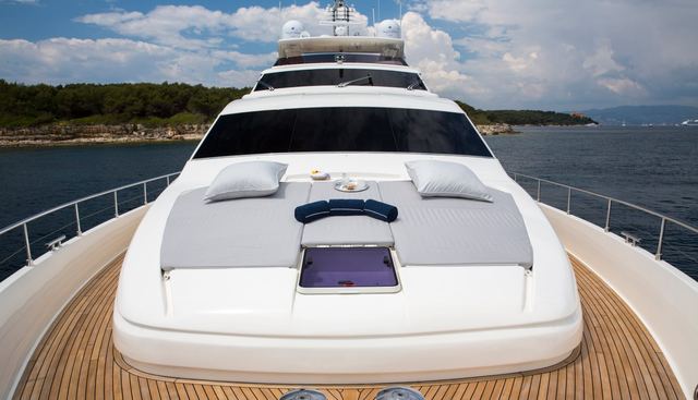 PORTHOS SANS ABRI yacht charter 3