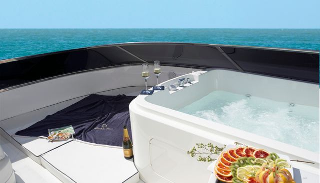 JACKIE ONE yacht charter 4