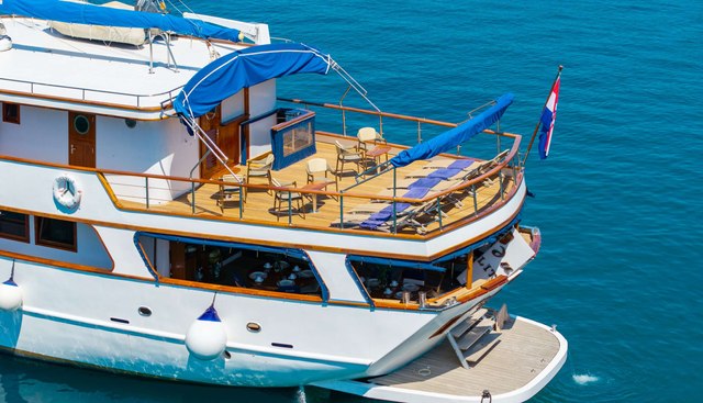 MENDULA yacht charter 5