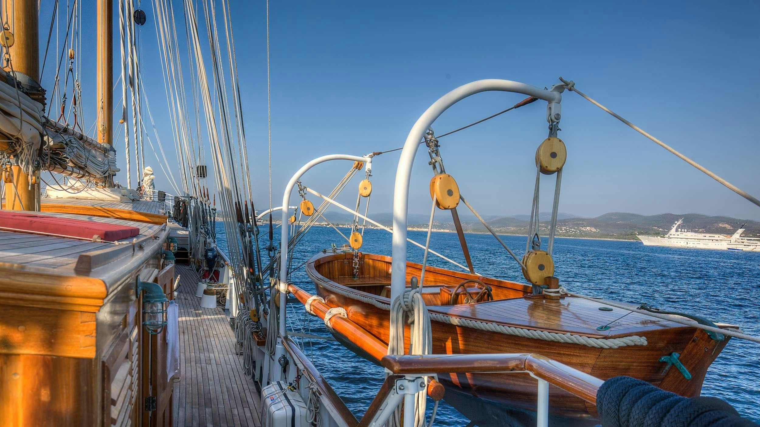 TRINAKRIA yacht charter 5