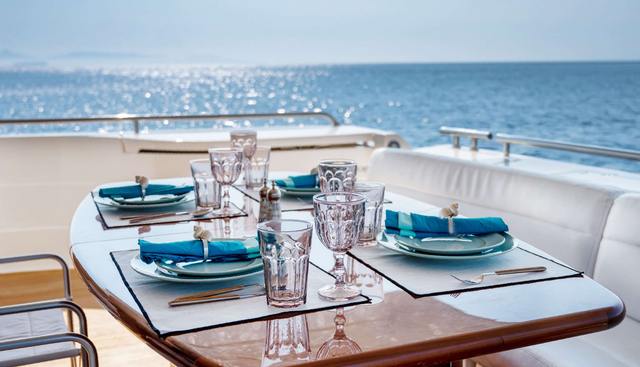 VENTUS 21 yacht charter 4