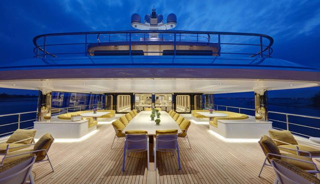 AQUARIUS yacht charter 4