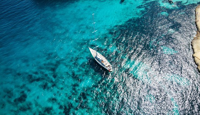 YQUEM yacht charter 5