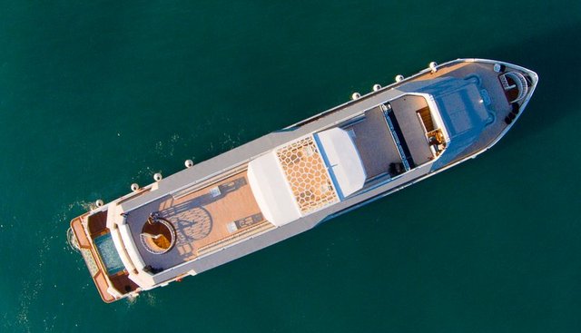 DESERT ROSE I yacht charter 3