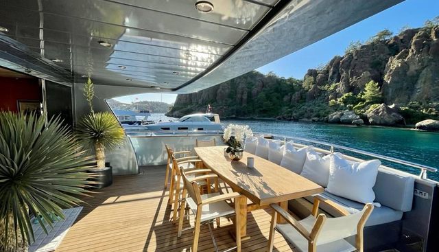 SEVEN yacht charter 4