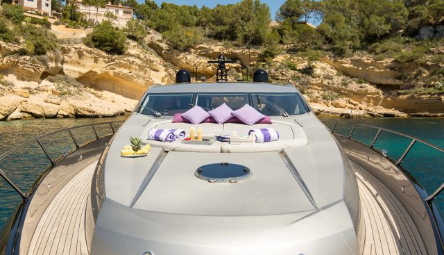 HOOLIGAN OF COWES yacht charter 3