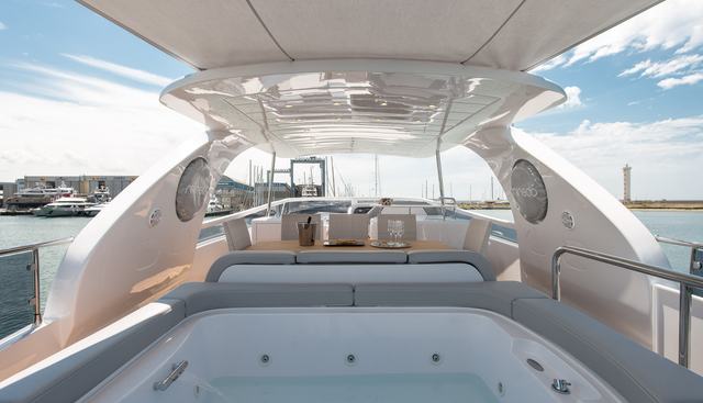 MIREDO yacht charter 3