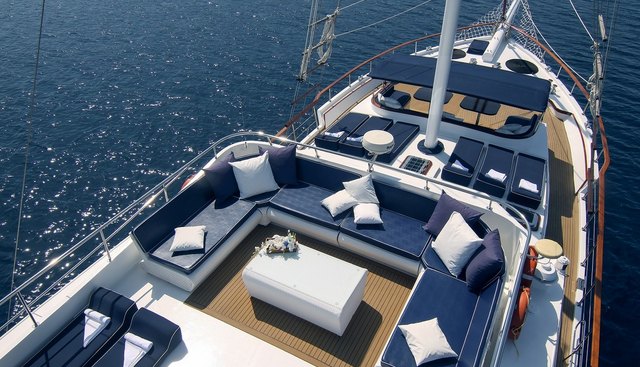 AURUM yacht charter 2