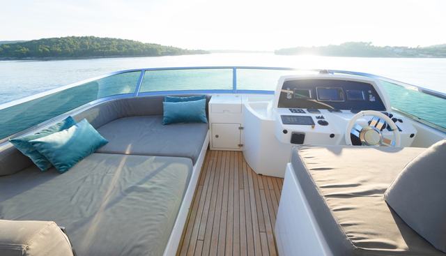 HUBO yacht charter 4