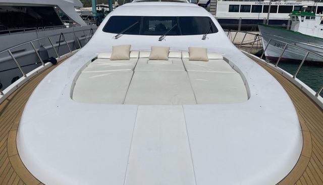 L'ESPERANCE yacht charter 3