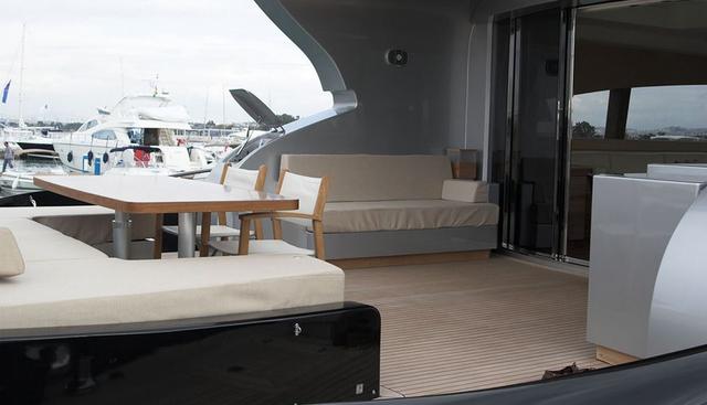EL DISPARO yacht charter 4
