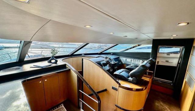 JOLIDOR yacht charter 5
