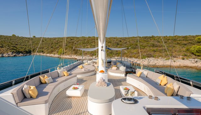 LADY GITA yacht charter 4