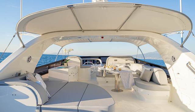GEMINI 3 yacht charter 4
