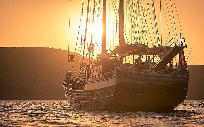 ENTRE CIELOS yacht charter 2