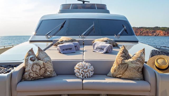 HAMMERHEAD yacht charter 3