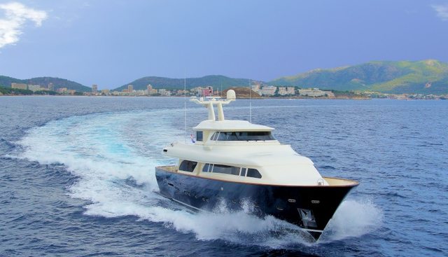 VINTAGE yacht charter 3