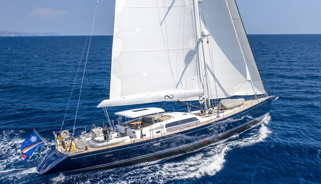 LADY 8 yacht charter 5