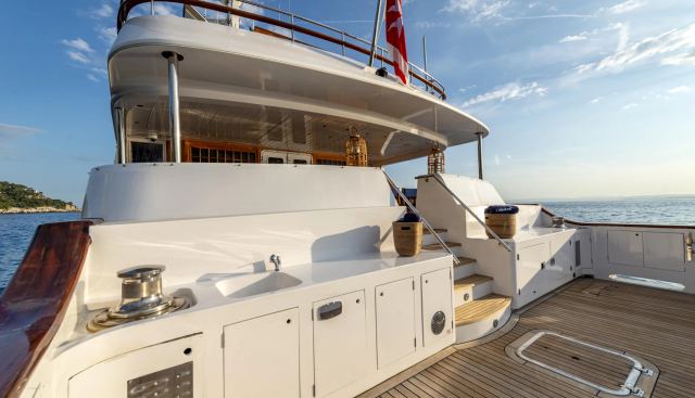 L'ALBATROS yacht charter 4