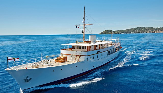 MALAHNE yacht charter 5